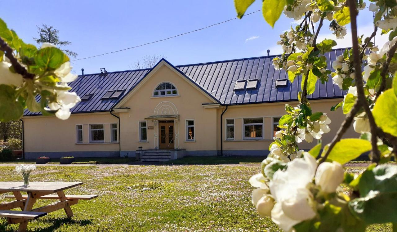 Kuelalistemaja Kukruse Residents Hotel Kohtla-Järve Exterior foto