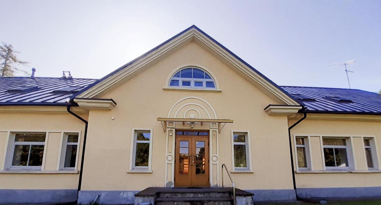 Kuelalistemaja Kukruse Residents Hotel Kohtla-Järve Exterior foto